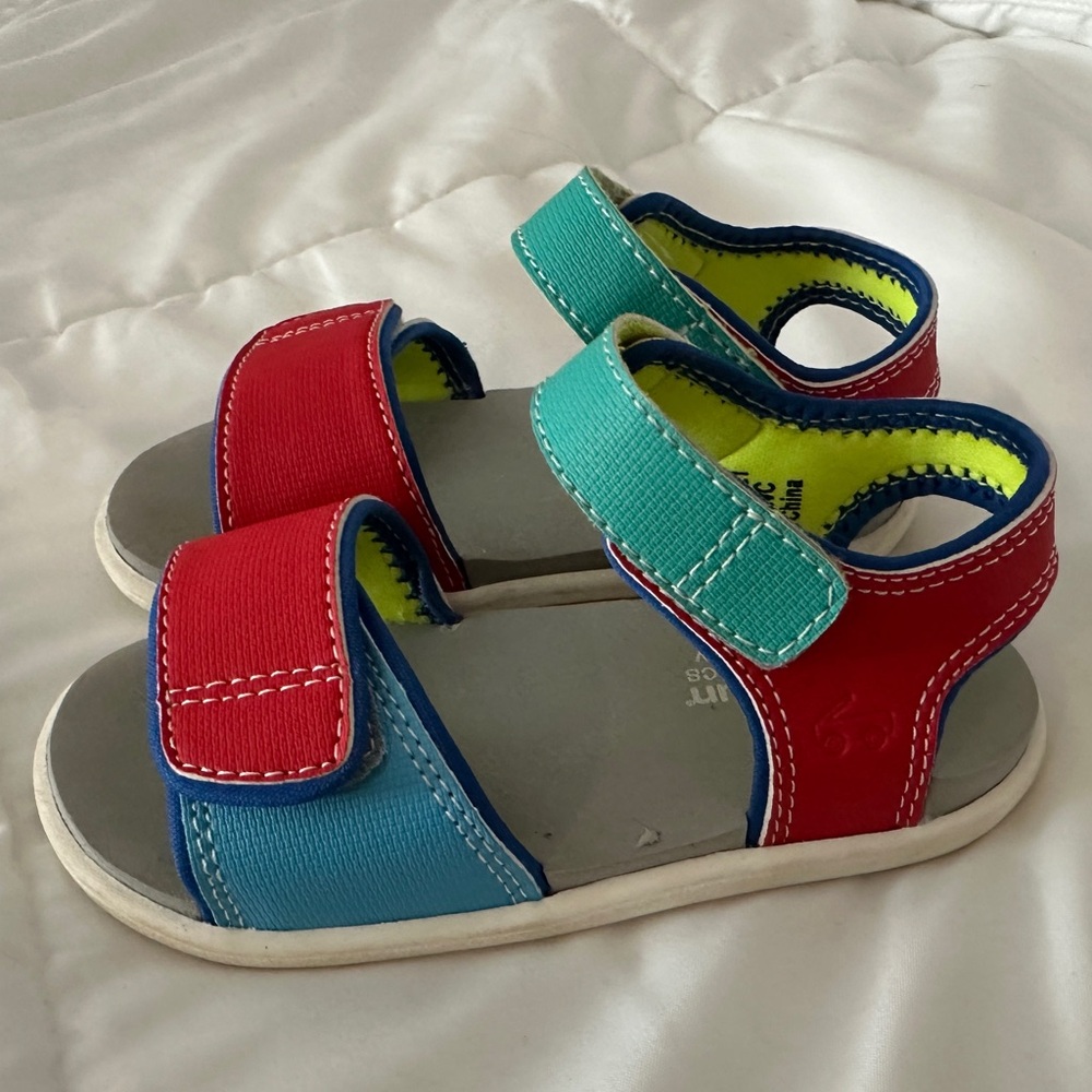 ⬇️ $12.  See Kai Run basics Water shoes Sandals